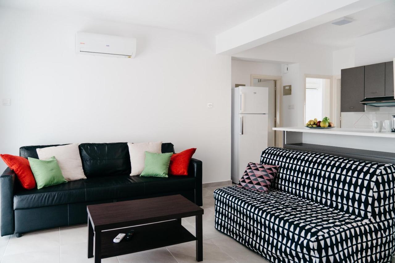 Seasunlove Apt. Daire Larnaca Dış mekan fotoğraf