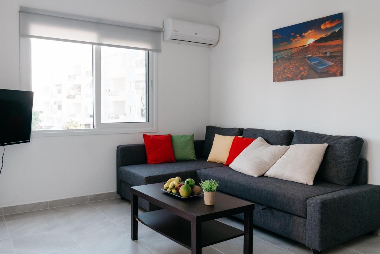 Seasunlove Apt. Daire Larnaca Dış mekan fotoğraf