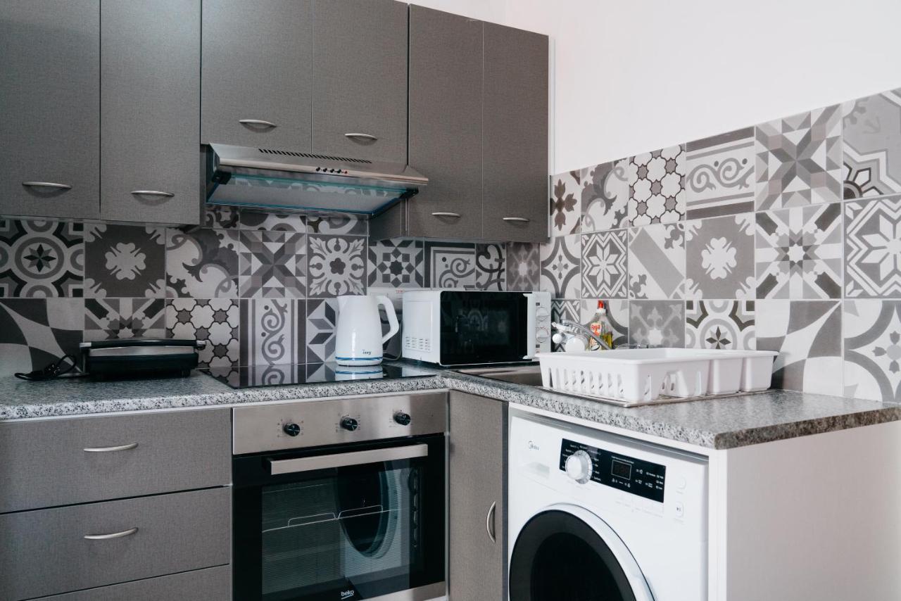 Seasunlove Apt. Daire Larnaca Dış mekan fotoğraf