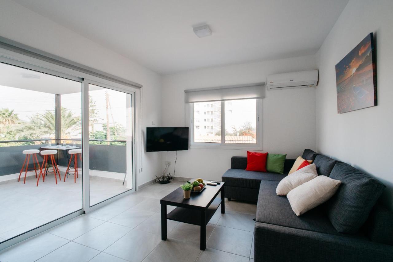 Seasunlove Apt. Daire Larnaca Dış mekan fotoğraf