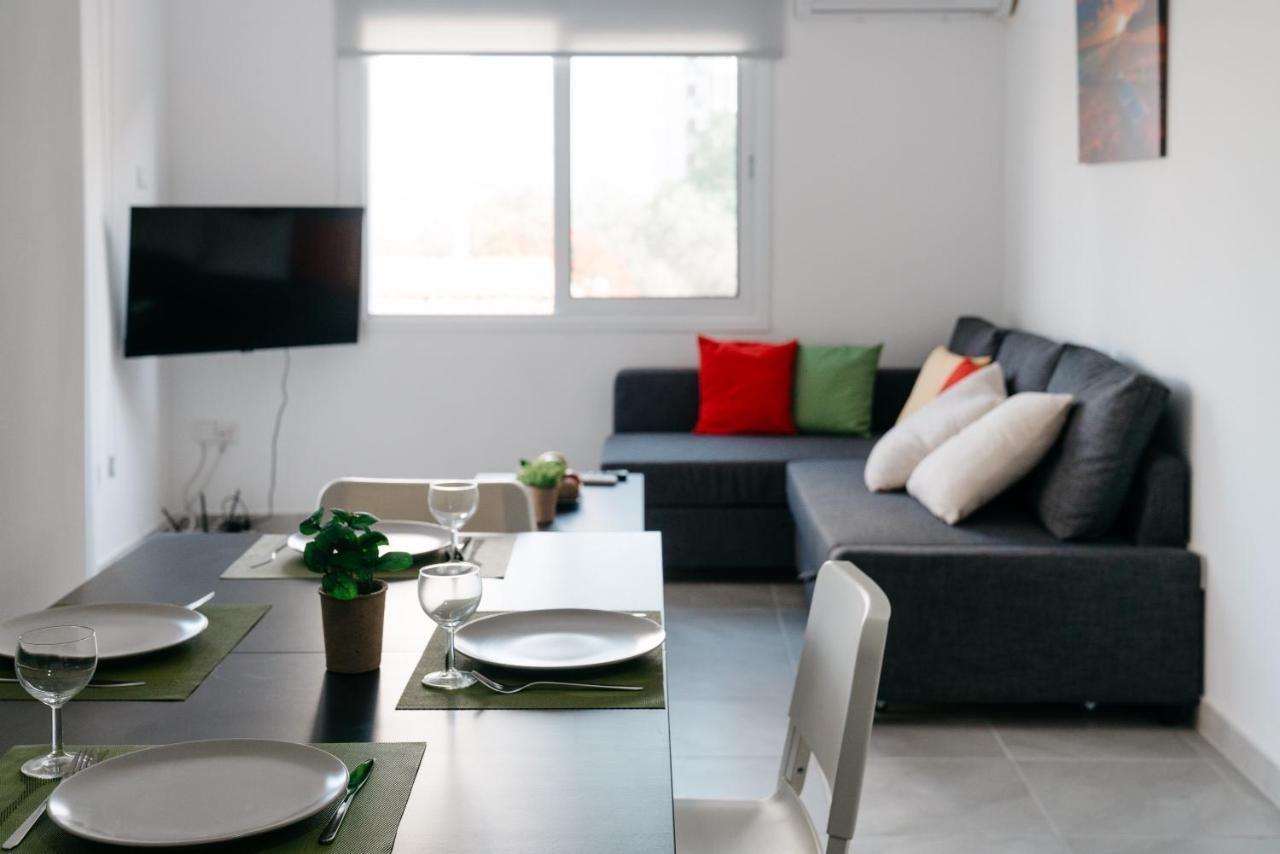 Seasunlove Apt. Daire Larnaca Dış mekan fotoğraf